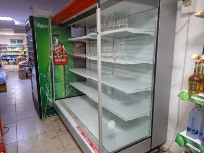 Ветринный холодильник отличное состояние
